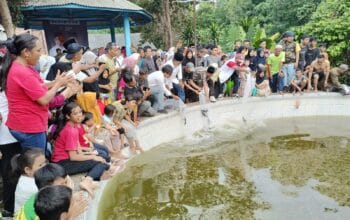 Herman Sapa Warga di Empat Desa Cikalongkulon Hingga Tebar Dua Kwintal Ikan Mas